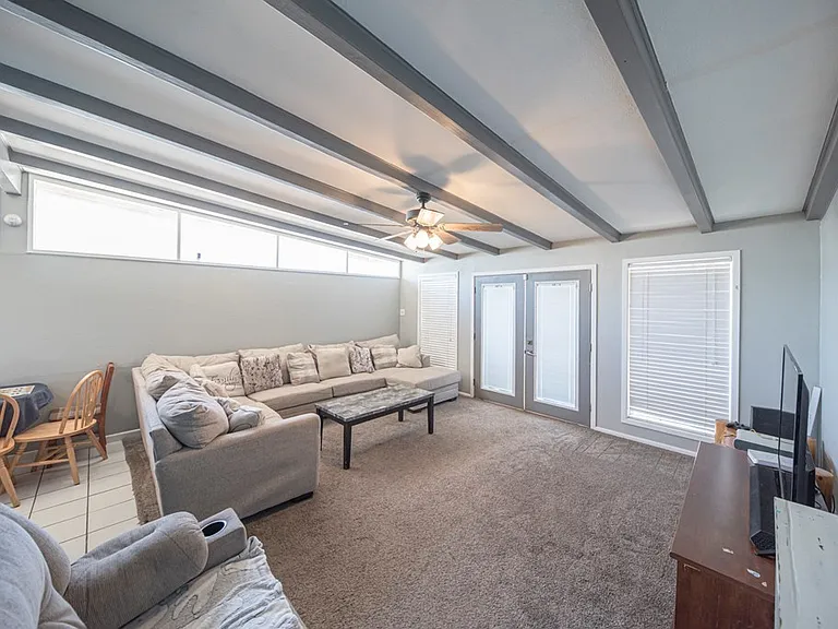 2901 Nabors Ln — Photo 8