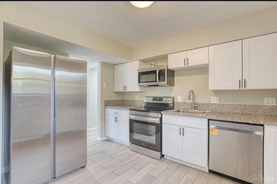 4 bed, 1625 sqft, $2,500 — Photo 3