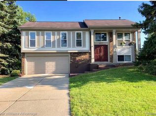 40111 Oak Tree Rd, Novi, MI 48375