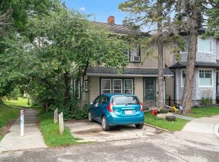 2452 S 28th Ave SW, Calgary, AB T2T 1K9