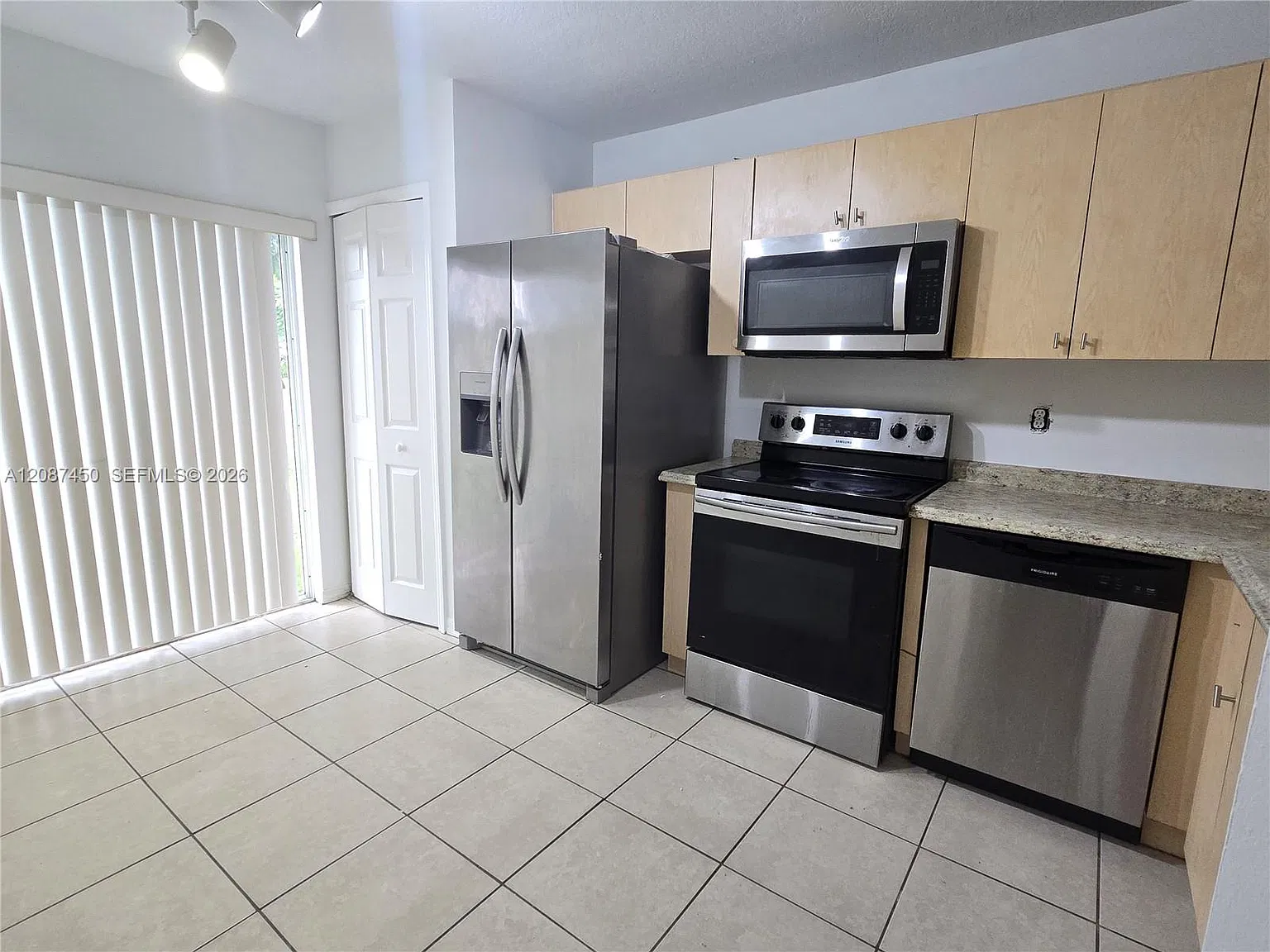 1271 SE 28th Ct — Photo 4
