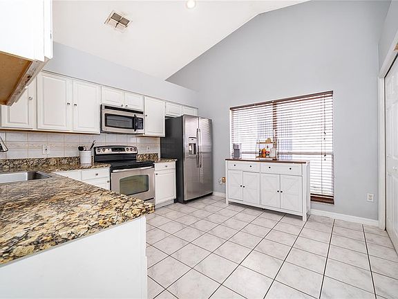 5th image of 560 Pleasant Grove Dr