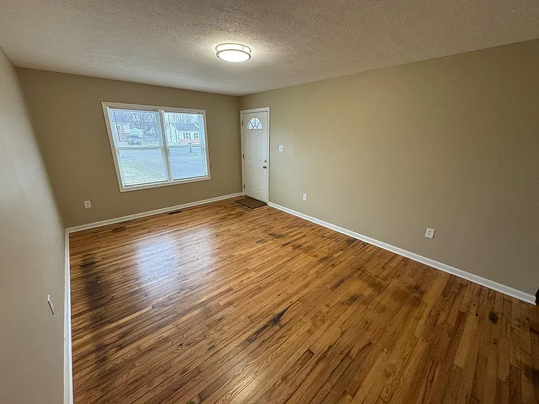 125 Longstreet Ave — Photo 3