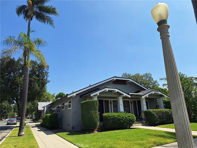 547 W Wilshire Ave — Photo 3
