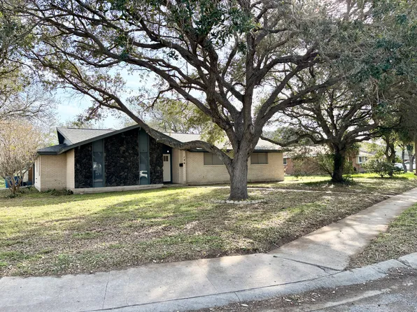 126 Fulton Pl, Portland, TX 78374