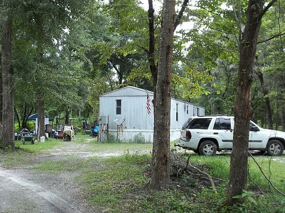 3rd image of 861 SW Newark Dr
