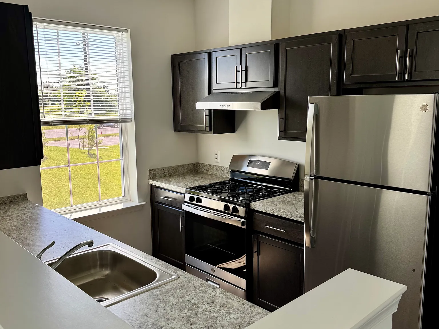 1105 John Vanzandt drive — Photo 4
