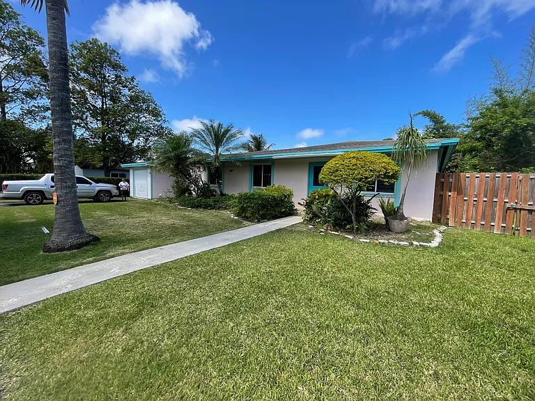 18865 SW 95th Ave — Photo 1