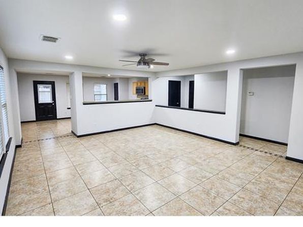 3914 Brighton Springs Ln