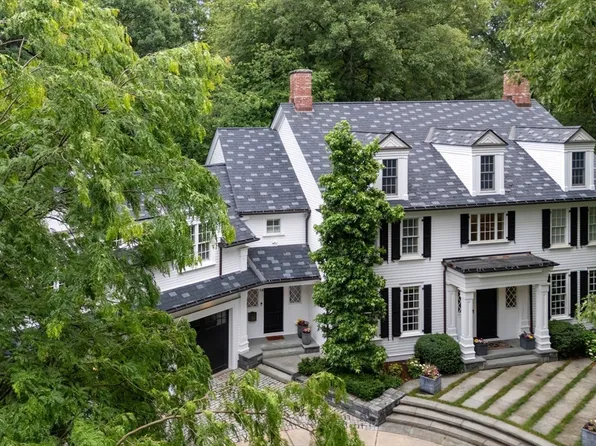 14 Bristol Rd, Wellesley, MA 02481