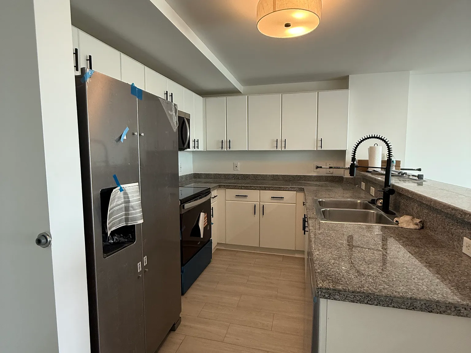 2 bed, 843 sqft, $2,800 — Photo 2