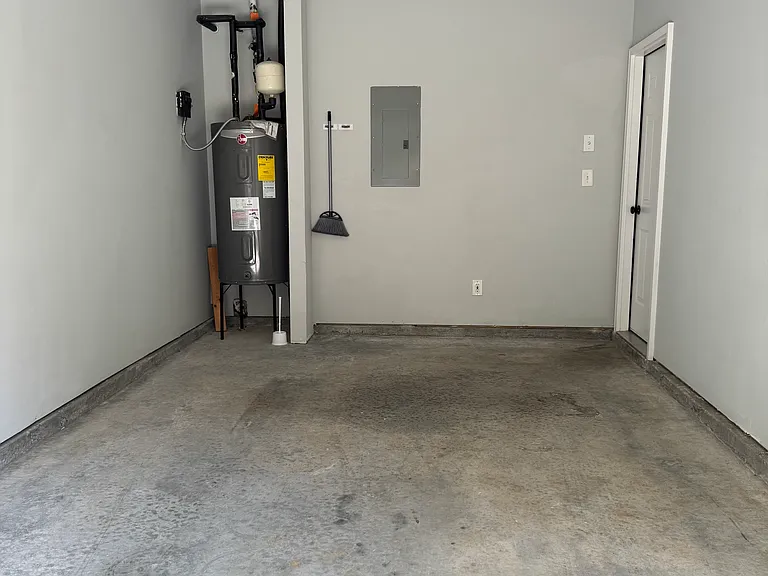 1579 River Main Ct — Photo 16
