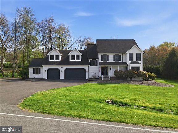 3rd image of 5556 Bridle Rd