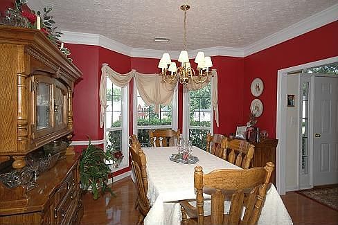 4th image of 213 Cheshire Ct