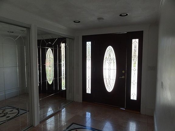 4th image of 31 Elton Ave #31