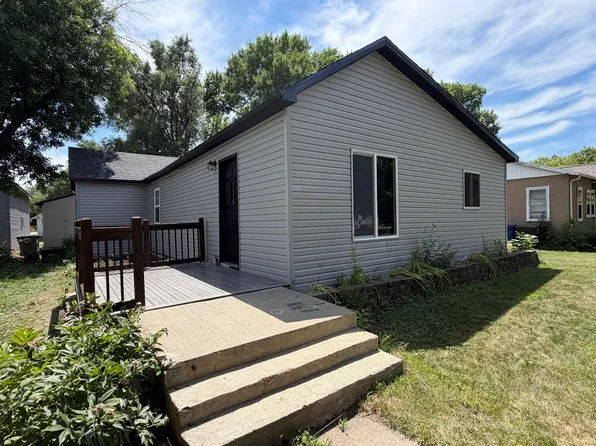 707 W 6th Ave, Mitchell, SD 57301