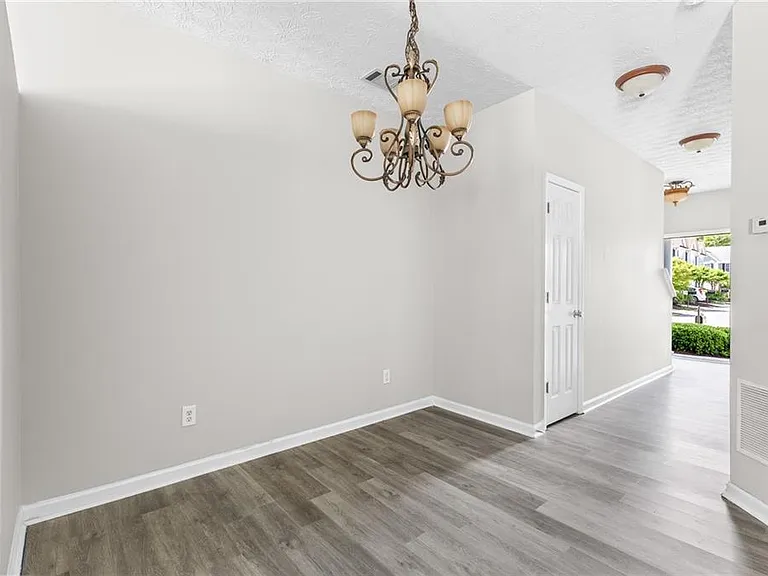 6604 Splashwater Dr — Photo 9