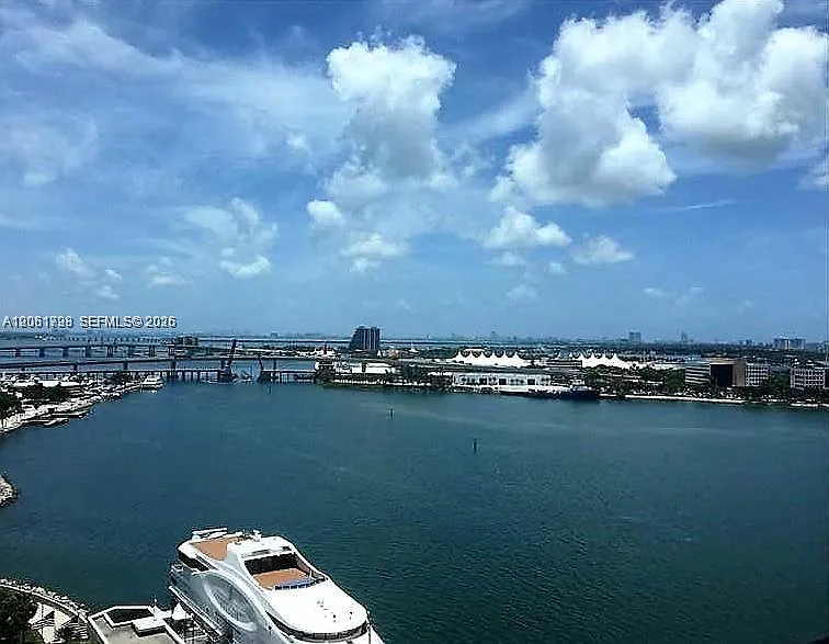 One Miami East Condo — Photo 1