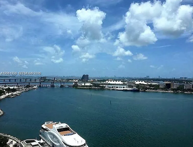 335 Biscayne Blvd #1810 — Photo 1