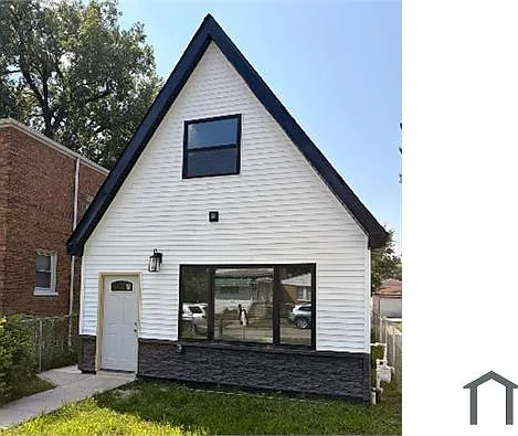 1345 W 109th St