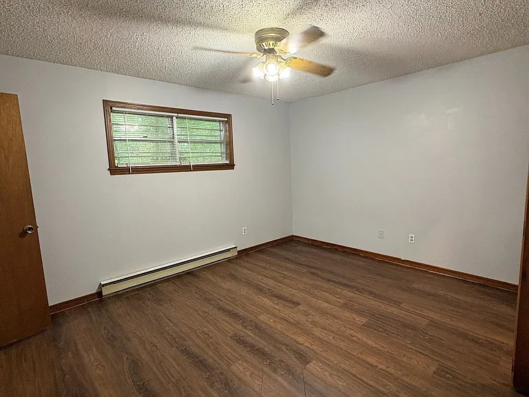 1007 Cedar St — Photo 3