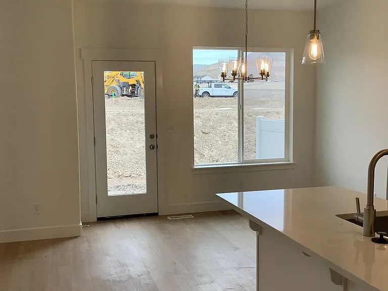 941 N Portman Way — Photo 6