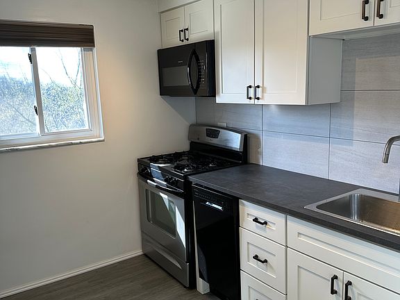 3rd image of 515 Decatur Ave APT 2