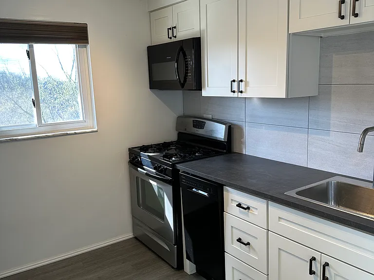 515 Decatur Ave #2 — Photo 3