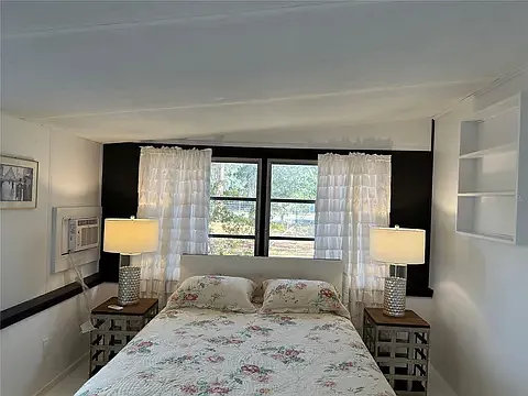 5900 S Oakridge Dr — Photo 6