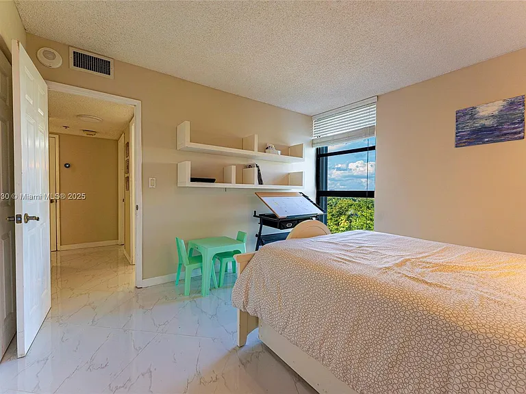 20225 NE 34th Ct #818 — Photo 10