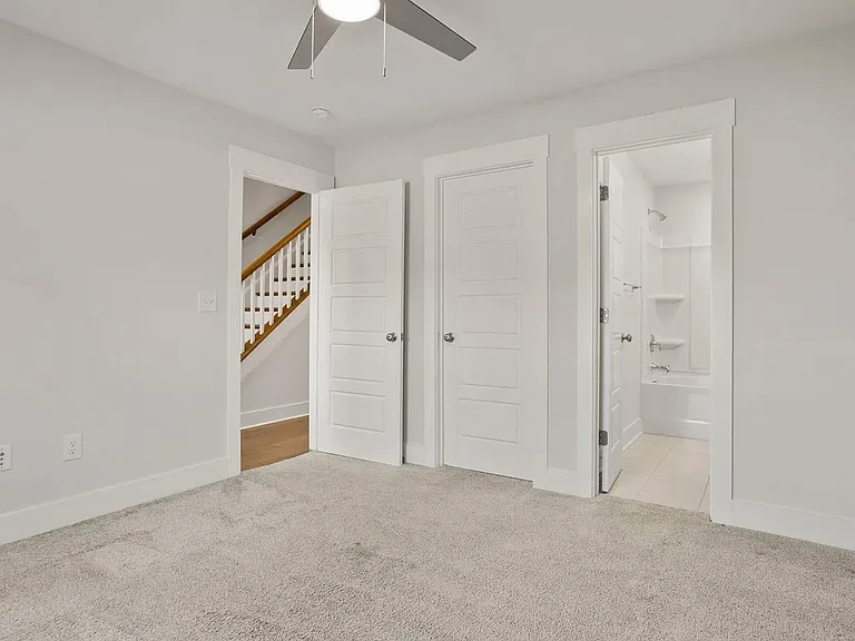 315 Pete Hollis Blvd — Photo 7