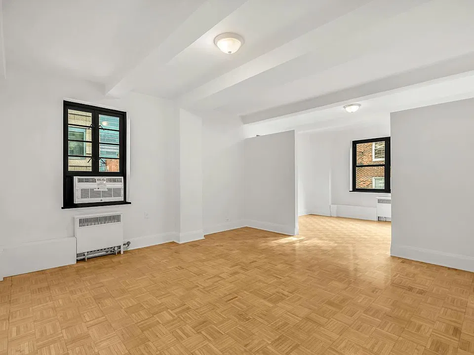 310 E 44th St #1001