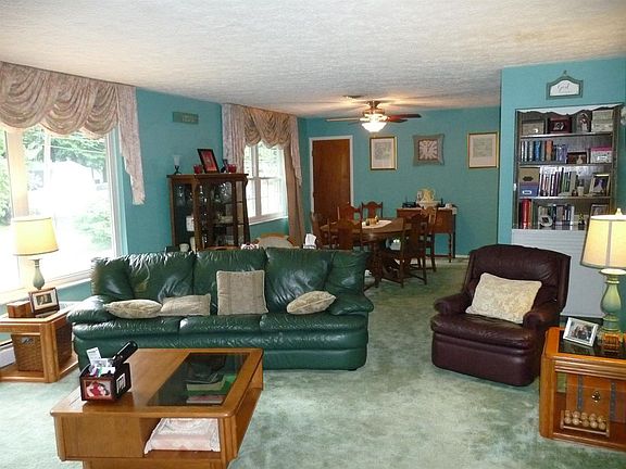 3rd image of 5954 Beechtop Dr