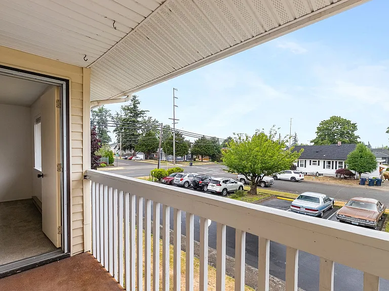 Heart of Downtown Lynden - Heritage Apartments — Photo 17