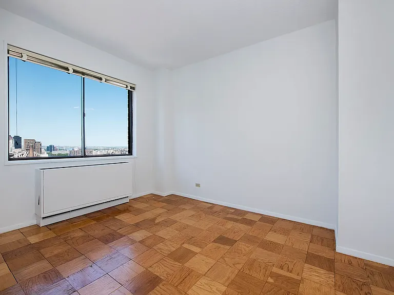 429 E 52nd St #29H — Photo 14