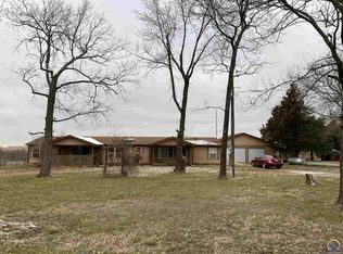 1602 Emmer Rd, Hartford, KS 66854
