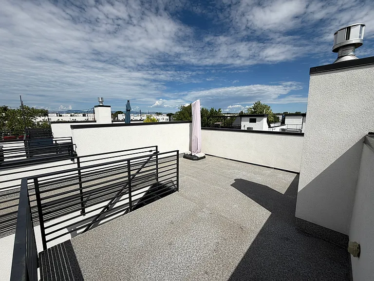 1716 Hooker St — Photo 9