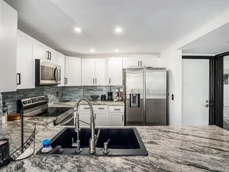 2614 Cove Cay Dr #308 — Photo 12