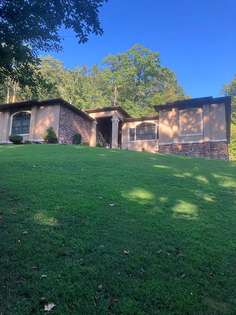 3272 E Big Pete Rd photo 1