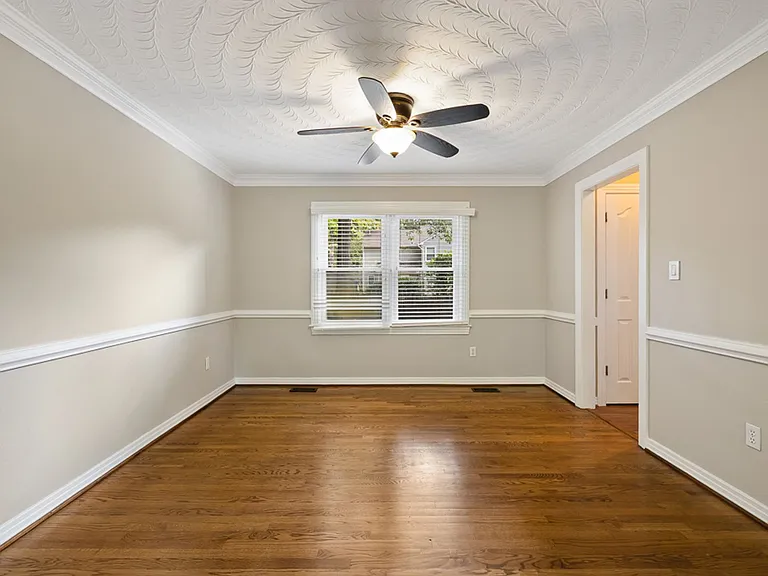 501 Asbury Ct — Photo 9