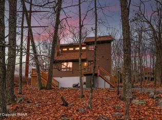 110 Banbury Dr, Bushkill, PA 18324