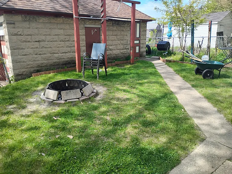 2301 W McKinley Ave — Photo 12