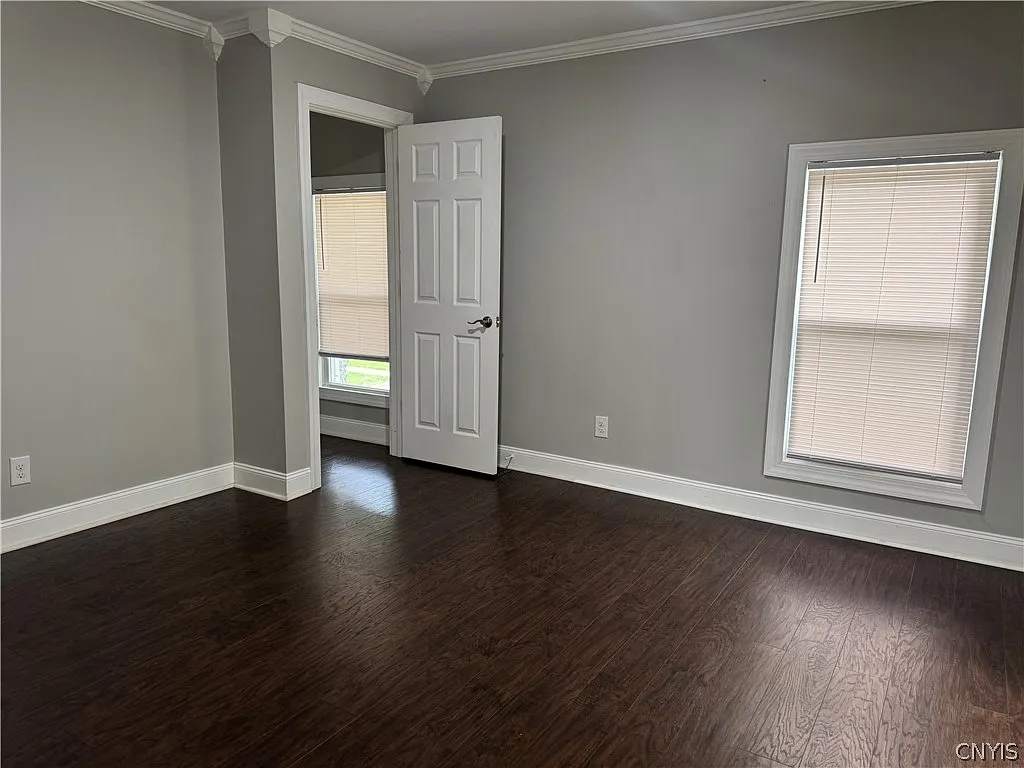2 bed, 1.0 bath, 1316 sqft, $2,000 — Photo 4