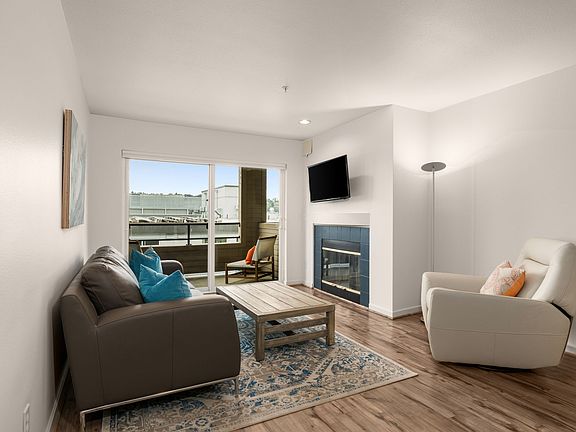 2nd image of 1504 Aurora Ave N APT 210