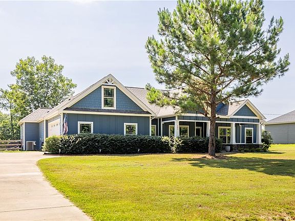 3rd image of 105 Lee Road 466