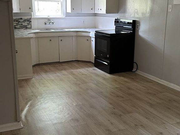 4th image of 2602 Tanglewood St