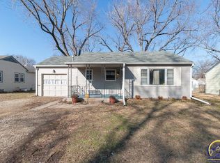 2416 SW 25th Dr, Topeka, KS 66611