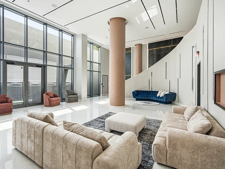 628 Summit Ave #1 — Photo 38