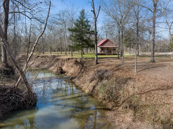 1375 N 4170th Rd, Hugo, OK 74743