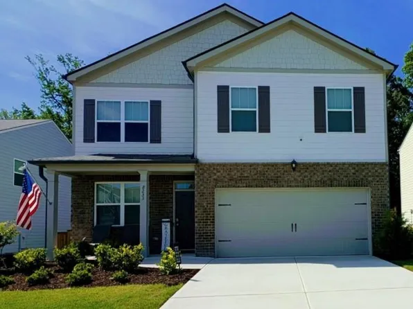 8233 Bluewater Dr, Fairburn, GA 30213